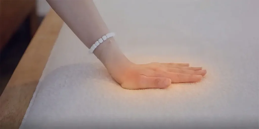 전자파 없는 온열침대. 황토 • 천연석에서 방출되는 원적외선 온열